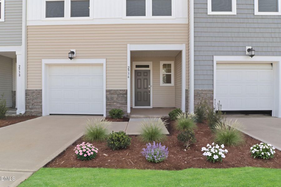 SUN_EverleeTownhomes_Pic_CarsonII-30 (2)