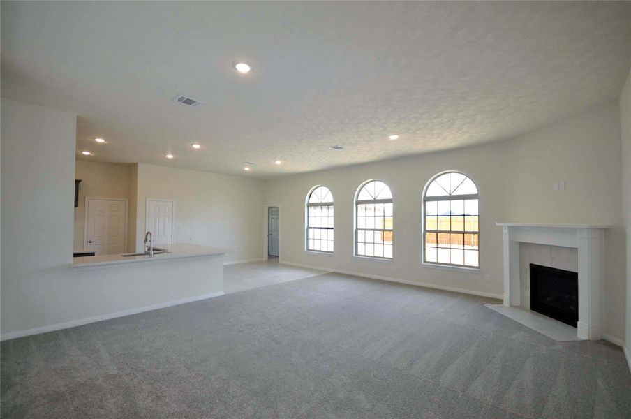 Spacious, unfurnished interior of a new home in Pedregal, League City (Image 26).