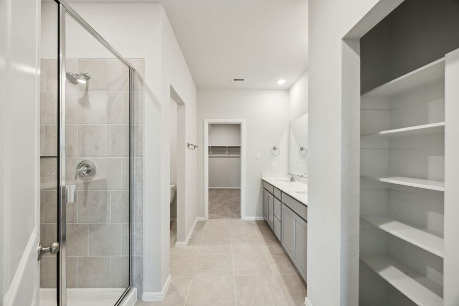 Furnished interior view inside a new home in Saint Tropez, Huffman (Image 4).