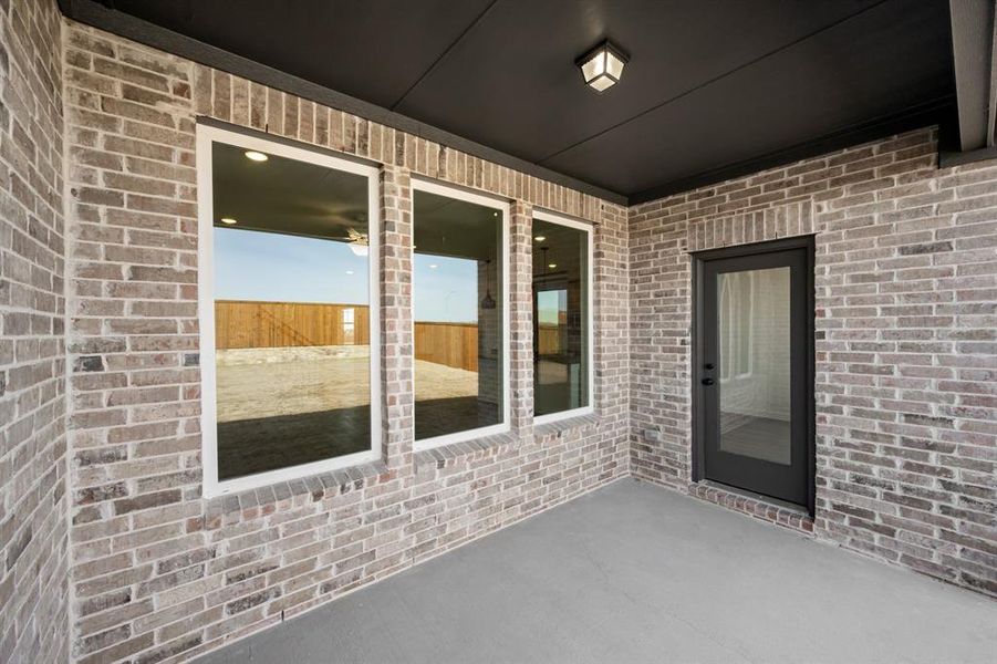 4_657 Tyronza- Back-3