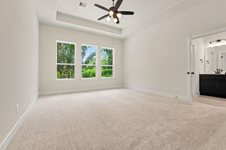 Spacious, unfurnished interior of a new home in Encino Estates, Dayton (Image 24).