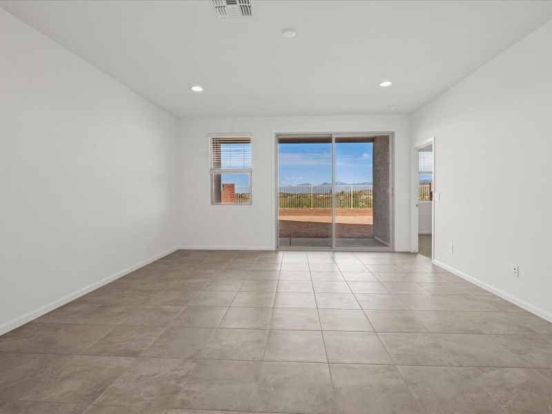 Spacious, unfurnished interior of a new home in Rincon Crest at Rocking K, Tucson (Image 11).