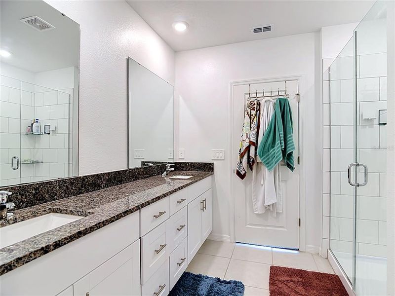 Furnished interior view inside a new home in , Lakeland (Image 19).