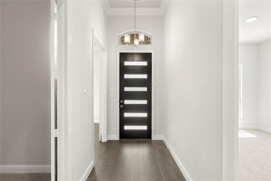 03. 2118 Clairmount - Entry