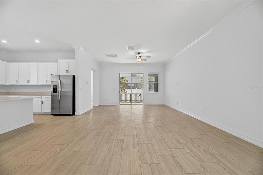 Spacious, unfurnished interior of a new home in , Tampa (Image 29).