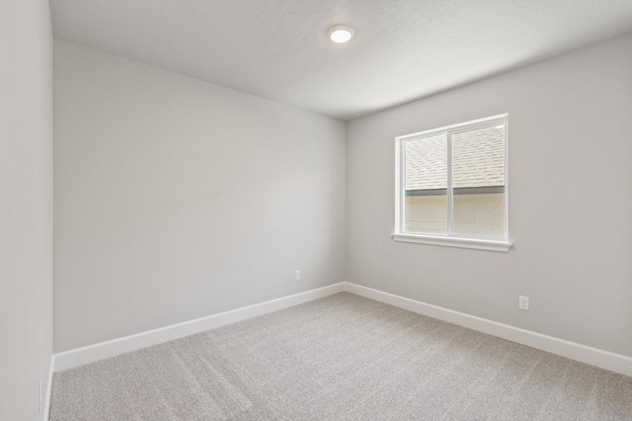 Spacious, unfurnished interior of a new home in Feather Ridge, Redmond (Image 16).