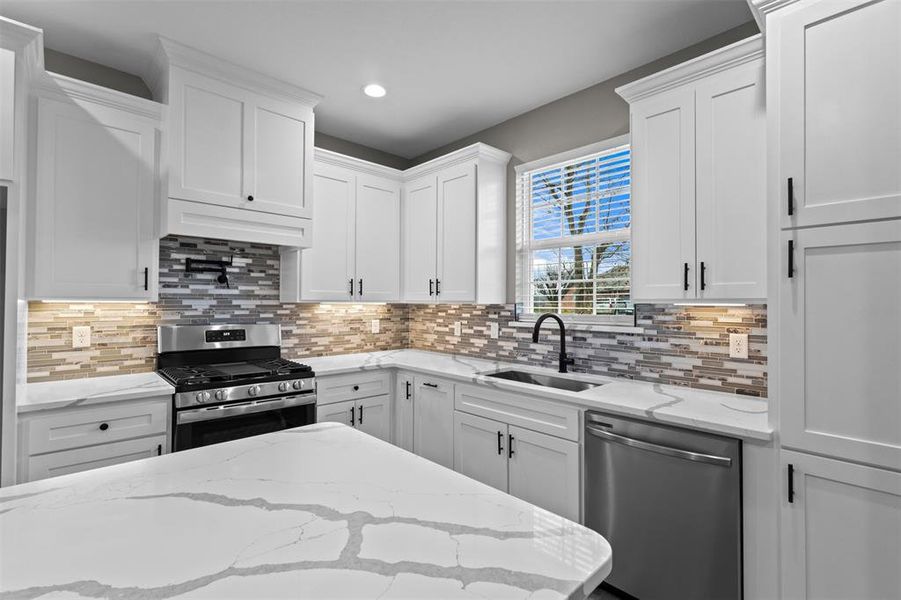 Furnished interior view inside a new home in , Kaufman (Image 5).
