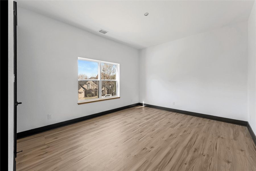 Spacious, unfurnished interior of a new home in , Willis (Image 23).