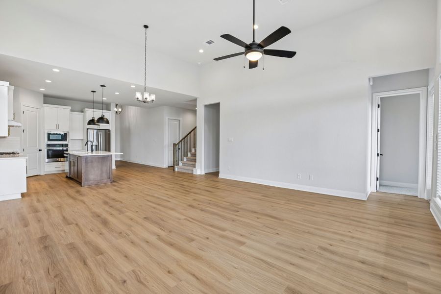 Spacious, unfurnished interior of a new home in 6 Creeks, Kyle (Image 14).