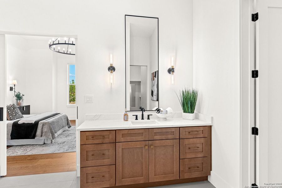 Furnished interior view inside a new home in , Bandera (Image 4).