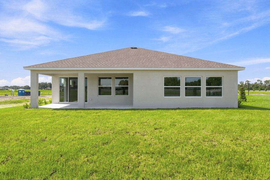 Exterior details and patio area of a home in Southwind – Executive Series, Plant City (Image 3).