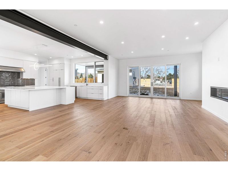Spacious, unfurnished interior of a new home in , Boulder (Image 19).