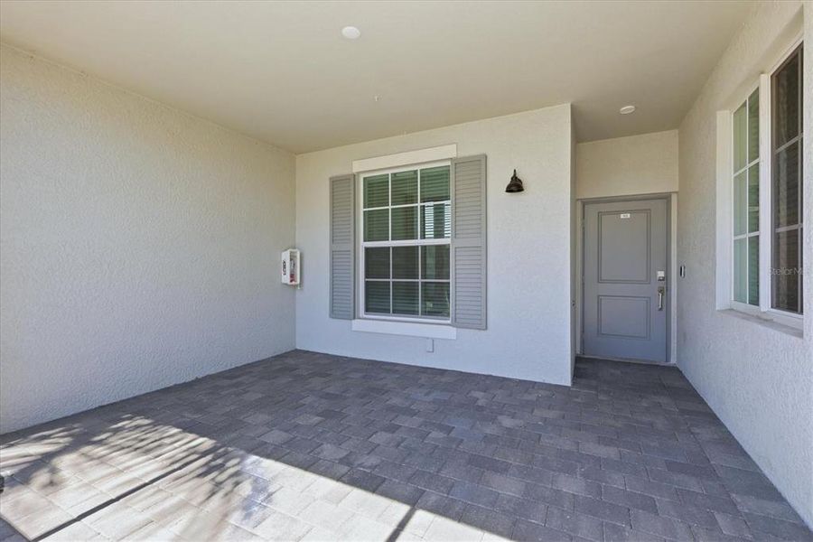 Exterior details and patio area of a home in , Venice (Image 18).