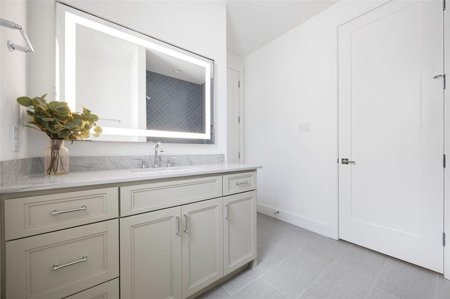 Furnished interior view inside a new home in , Dallas (Image 23).