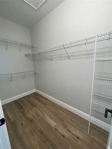 Spacious, unfurnished interior of a new home in , Englewood (Image 12).