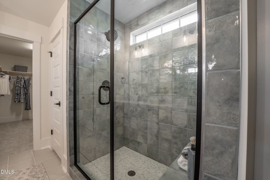 33 HHHunt Homes - Chatham- Primary Bathr