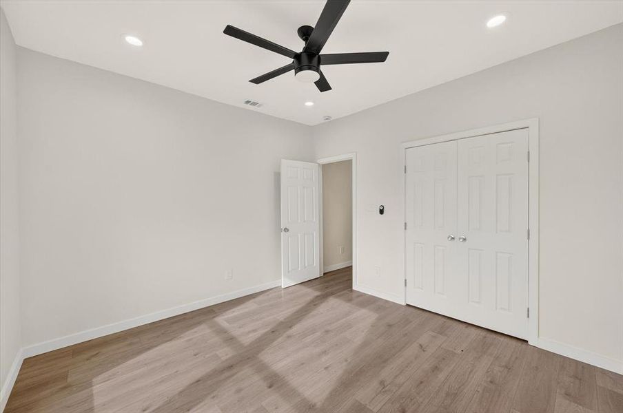 Spacious, unfurnished interior of a new home in , Corsicana (Image 25).