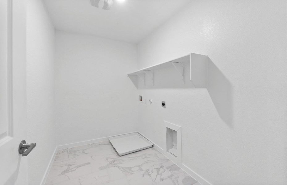 Spacious, unfurnished interior of a new home in Monarch on Main, Round Rock (Image 18).