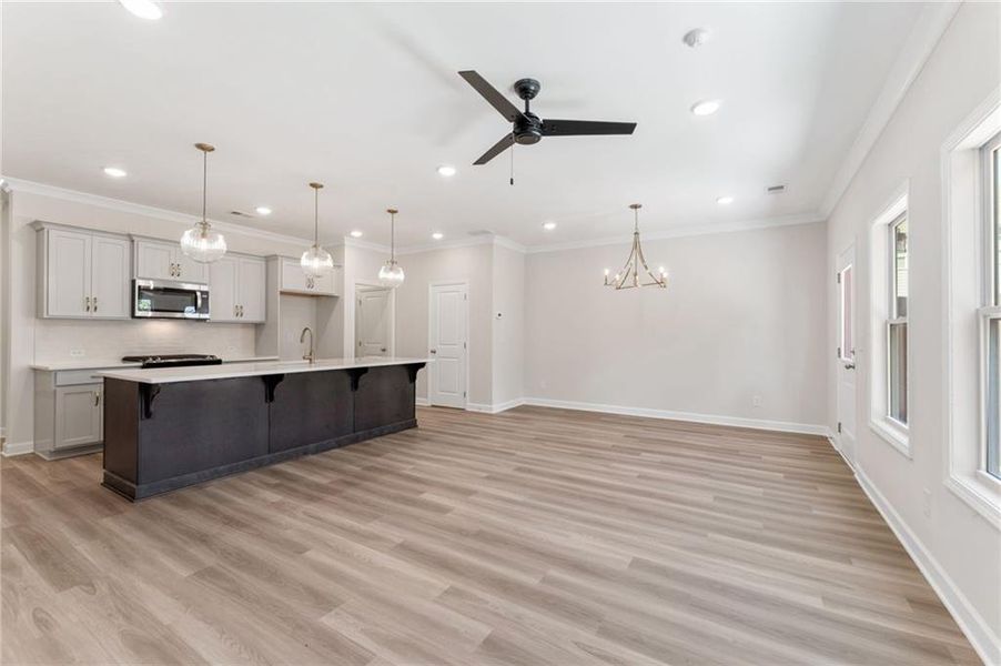Spacious, unfurnished interior of a new home in Cherokee Township, Acworth (Image 15).