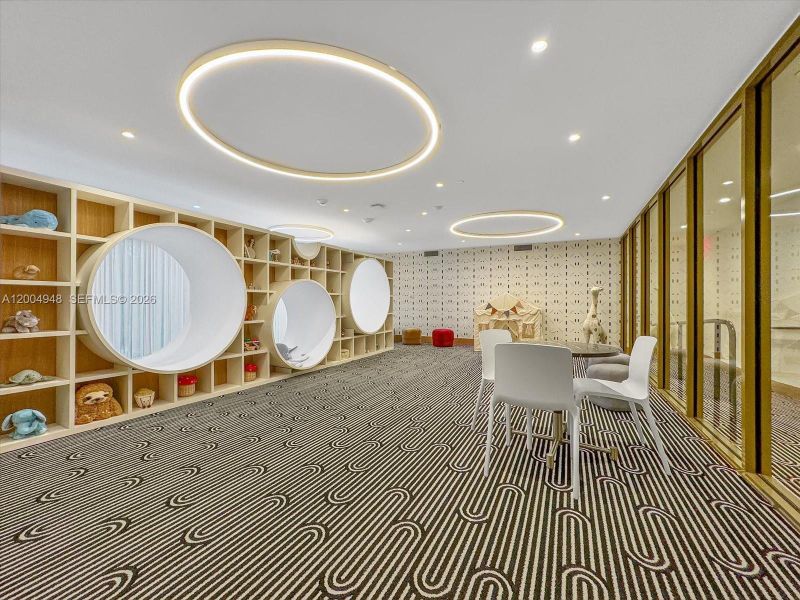 Community amenities in , Miami (Image 17).