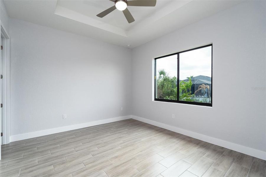 Spacious, unfurnished interior of a new home in , Rotonda West (Image 22).