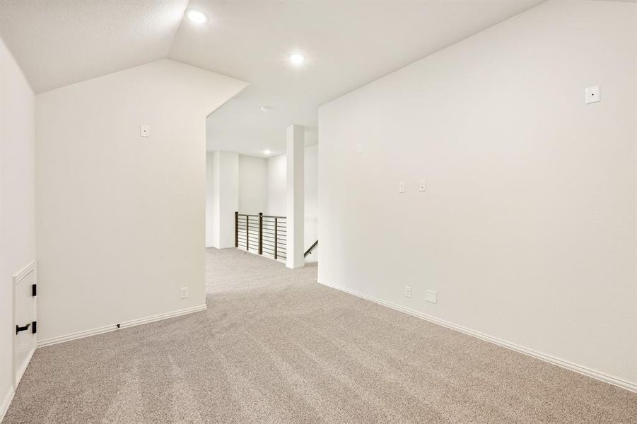 Spacious, unfurnished interior of a new home in Glenwood Meadows, Argyle (Image 39).