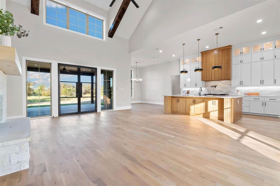 Spacious, unfurnished interior of a new home in , Weatherford (Image 30).