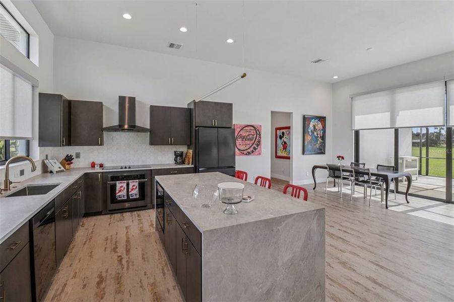 Furnished interior view inside a new home in , Tavares (Image 8).