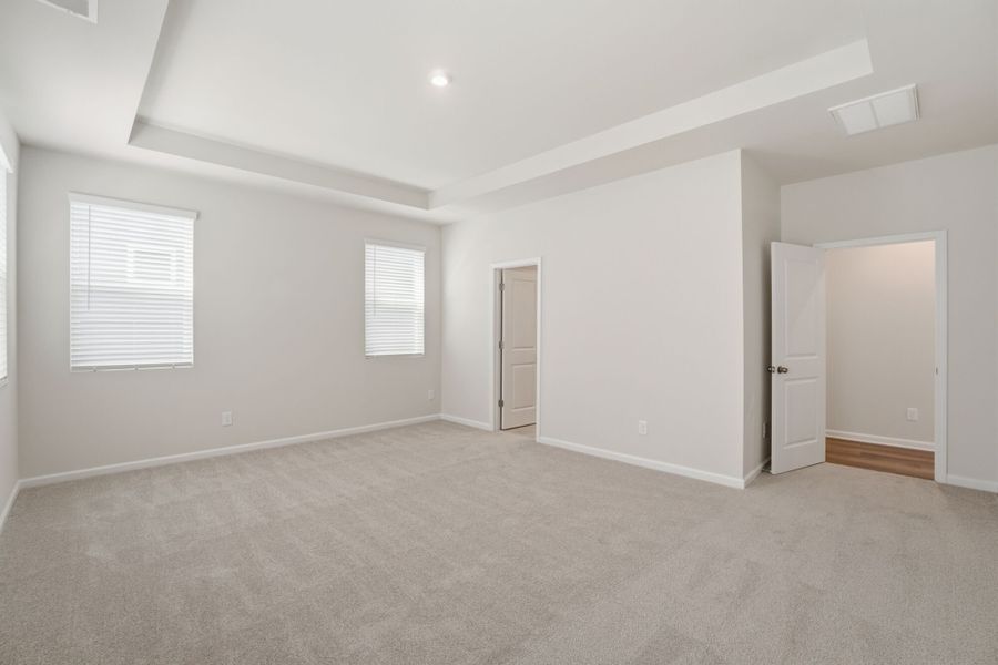 Spacious, unfurnished interior of a new home in Waxhaw Landing, Monroe (Image 19).