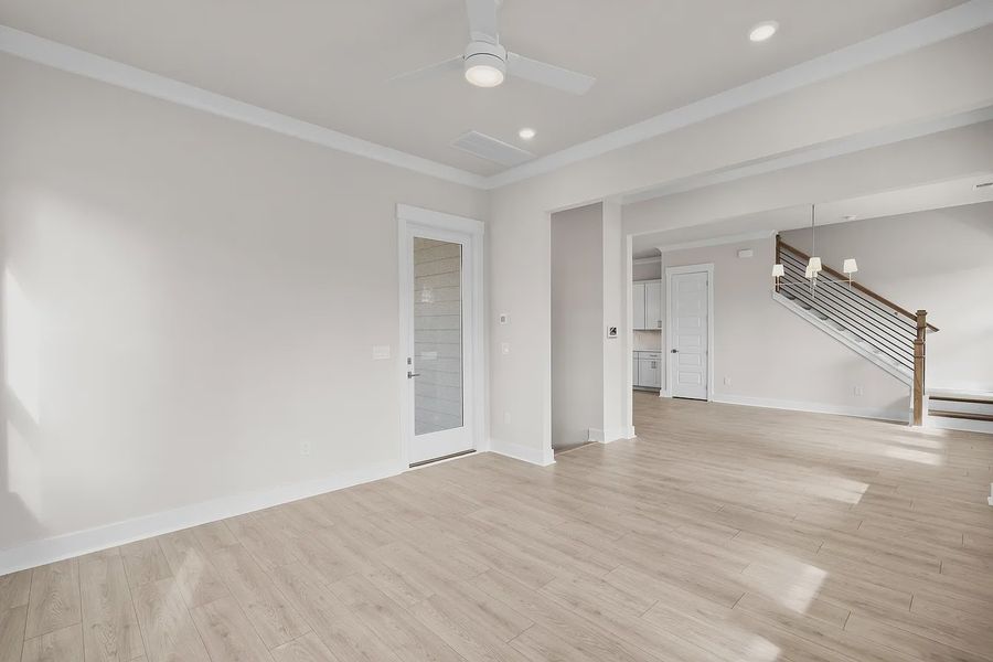 Spacious, unfurnished interior of a new home in Harbor Oaks Marina, Myrtle Beach (Image 16).