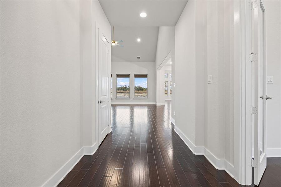 Spacious, unfurnished interior of a new home in Tuscan Estates (1 Acre Lots), Waxahachie (Image 21). Spacious, unfurnished interior of a new home in Tuscan Estates (1 Acre Lots), Waxahachie (Image 21).
