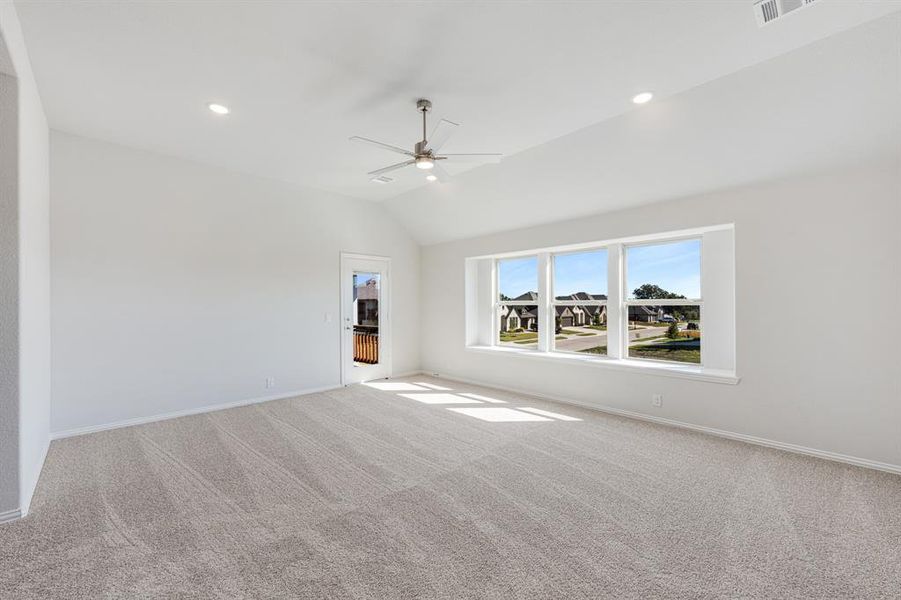Spacious, unfurnished interior of a new home in Hampton Park, Glenn Heights (Image 21).