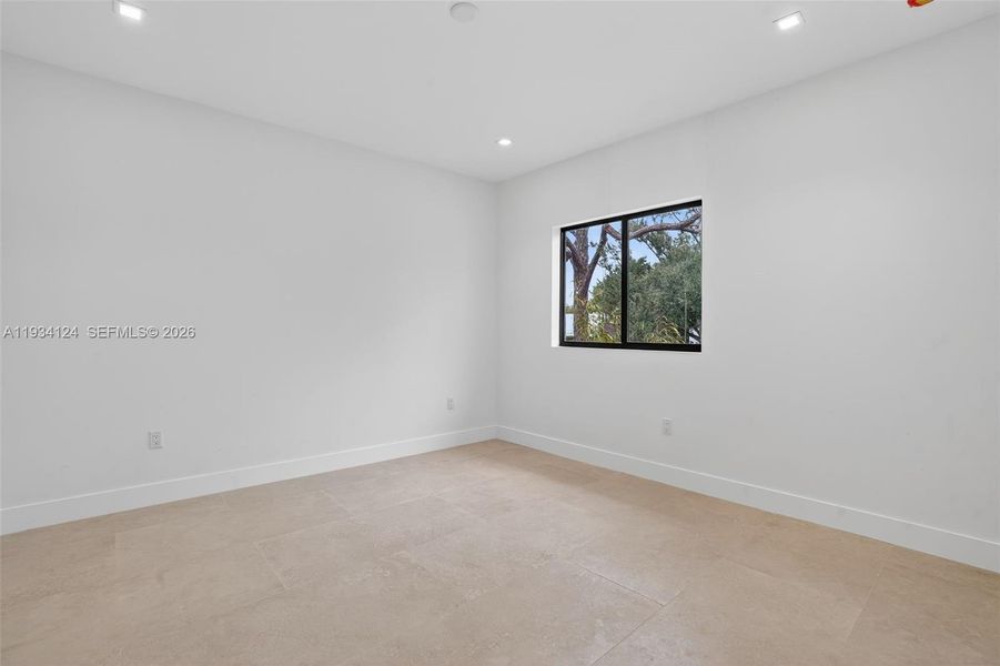 Spacious, unfurnished interior of a new home in , Miami (Image 17).