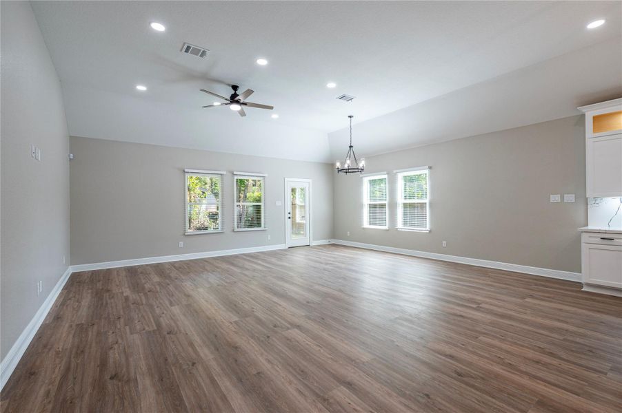Spacious, unfurnished interior of a new home in , Houston (Image 40).