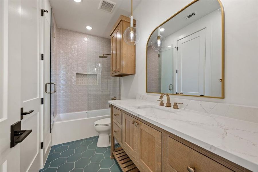 Furnished interior view inside a new home in The Resort on Eagle Mt. Lake, Fort Worth (Image 8).