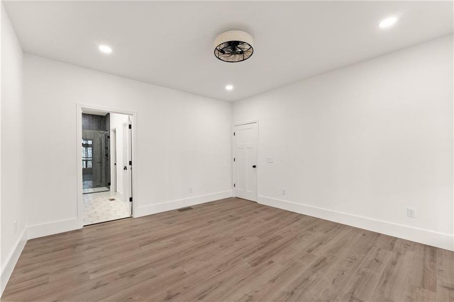 Spacious, unfurnished interior of a new home in , Dawsonville (Image 21).