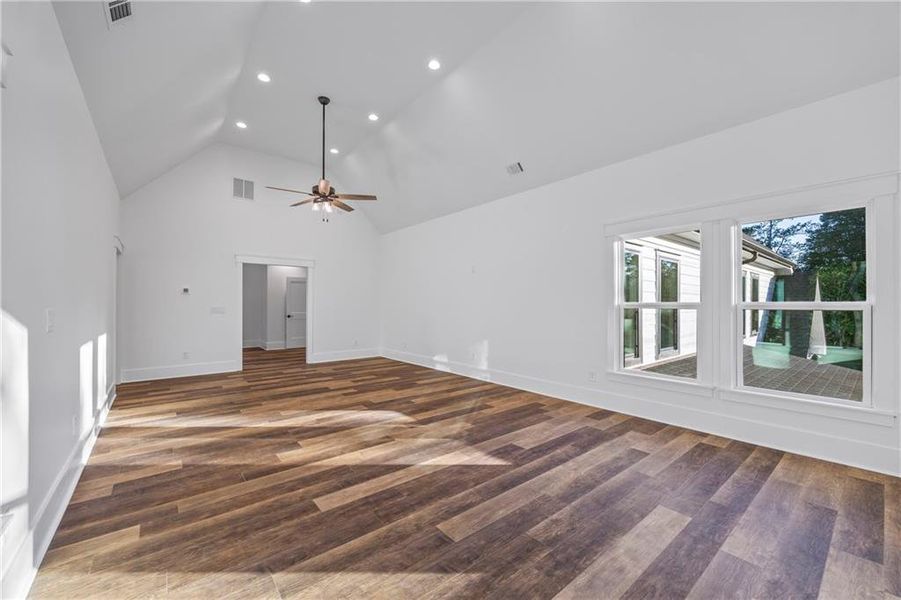 Spacious, unfurnished interior of a new home in , Flowery Branch (Image 95).