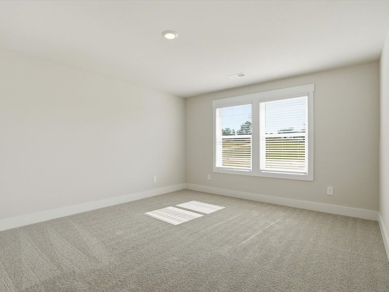 Spacious, unfurnished interior of a new home in Ashby Woods, Boiling Springs (Image 13).