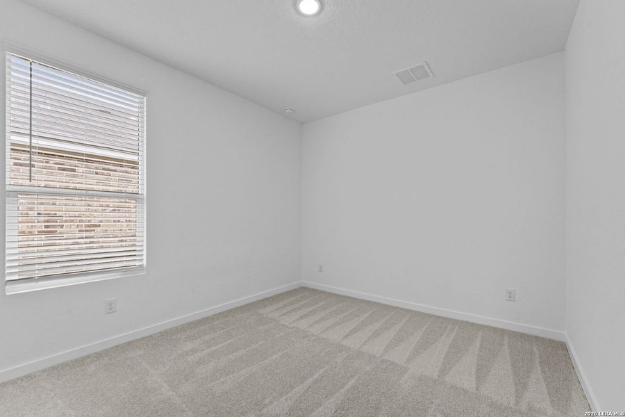 Spacious, unfurnished interior of a new home in Grace Valley, Cibolo (Image 20).