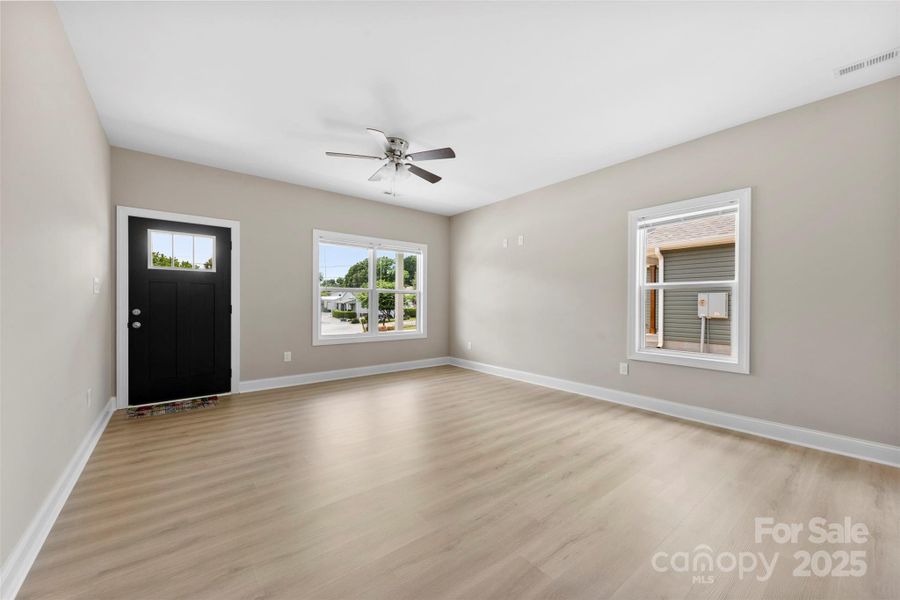 Spacious, unfurnished interior of a new home in , Kings Mountain (Image 24).