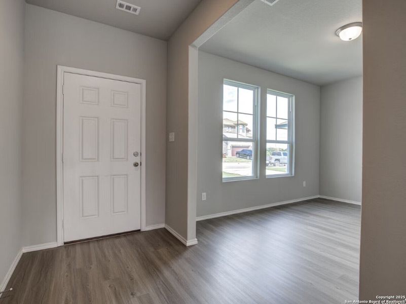 Spacious, unfurnished interior of a new home in Horizon Pointe, Converse (Image 5).