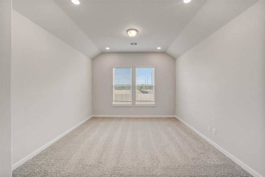 Spacious, unfurnished interior of a new home in Windmill Estates, Magnolia (Image 38).