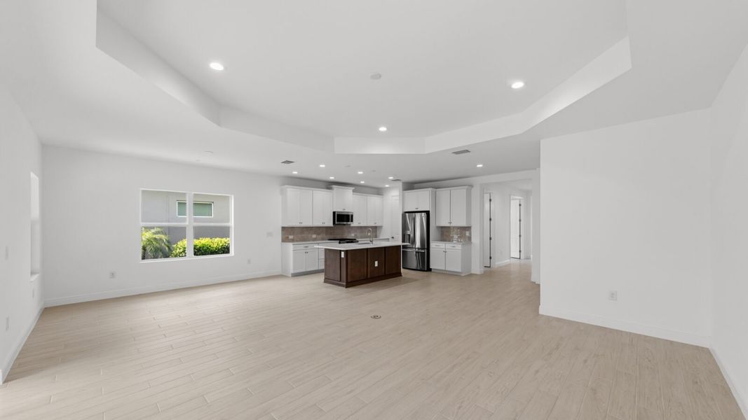 Spacious, unfurnished interior of a new home in Verandah, Fort Myers (Image 15).