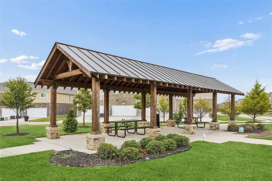 Community amenities in Cloverleaf Crossing Townhomes, Mesquite (Image 30).