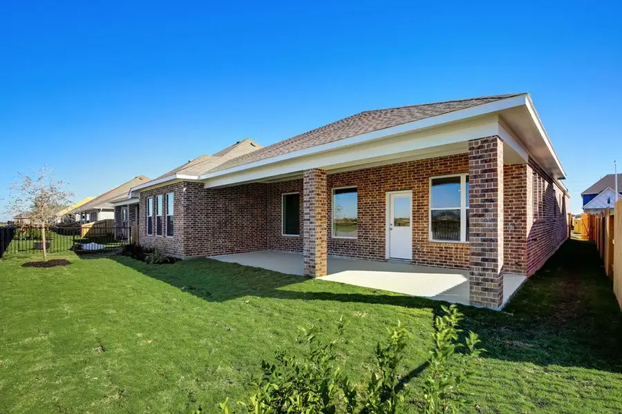 Representative exterior details of a home built from the The Ortega by David Weekley Homes in Sundance Cove Lakeside, Crosby (Image 4).