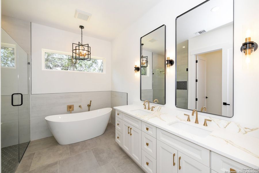 Furnished interior view inside a new home in , Boerne (Image 10).