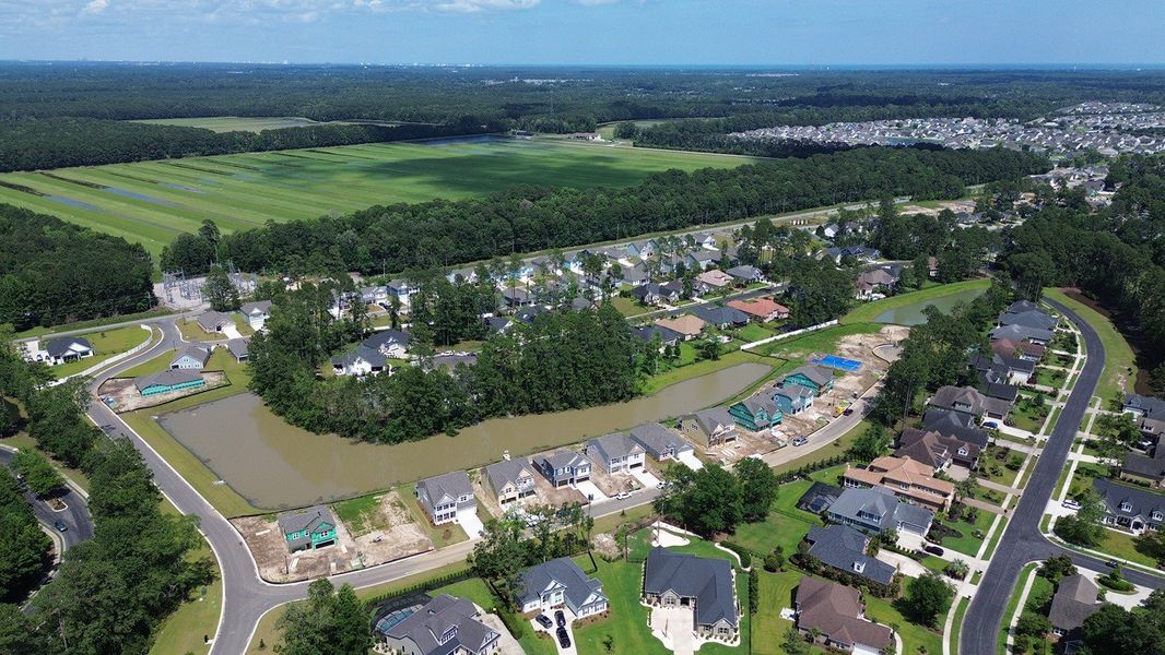Image 14 of a home in Heron Pointe.