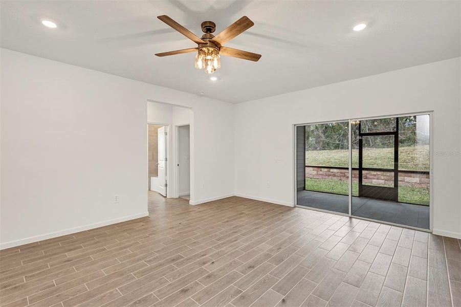 Spacious, unfurnished interior of a new home in , Dunnellon (Image 17).