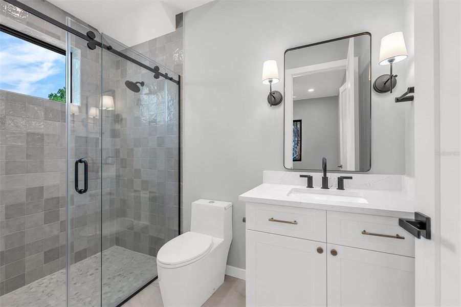 Furnished interior view inside a new home in , Orlando (Image 44).