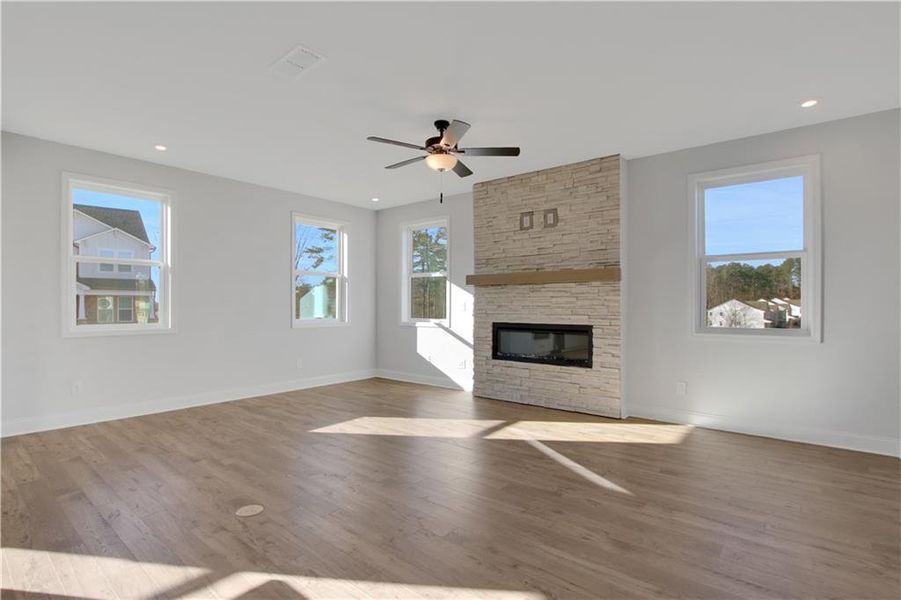 Spacious, unfurnished interior of a new home in Hillside Manor, Powder Springs (Image 32). Spacious, unfurnished interior of a new home in Hillside Manor, Powder Springs (Image 32).
